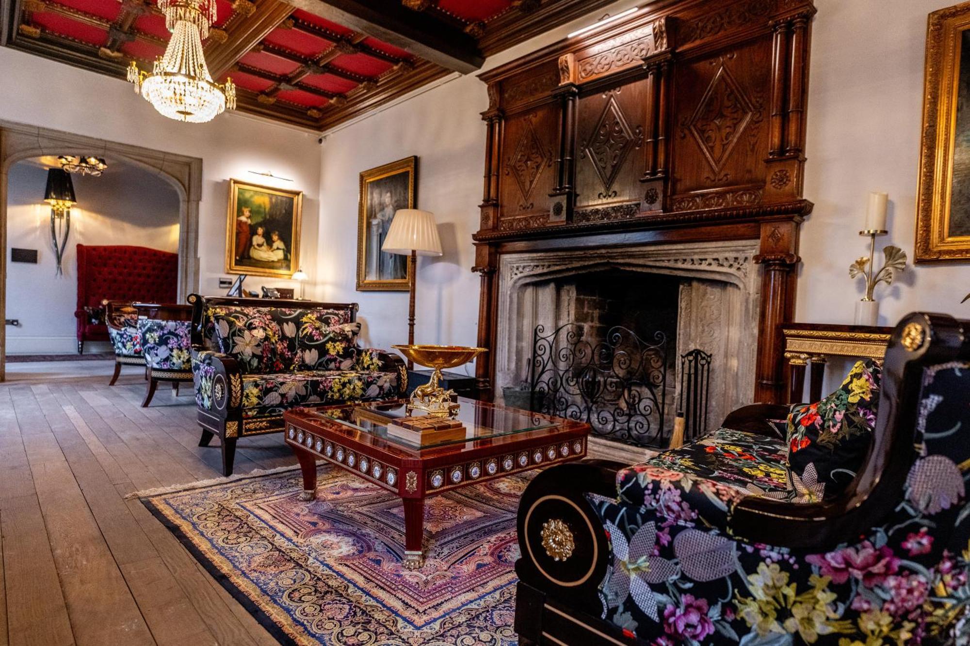Weston Manor Hotel Kültér fotó