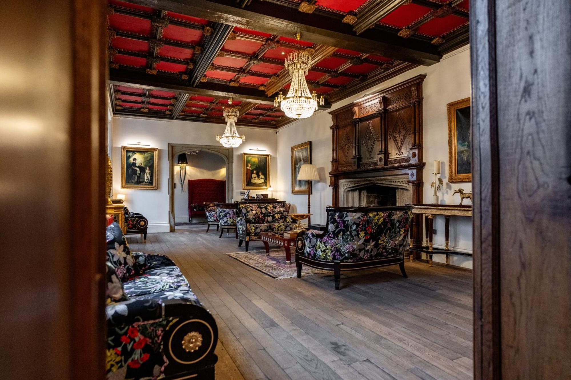 Weston Manor Hotel Kültér fotó
