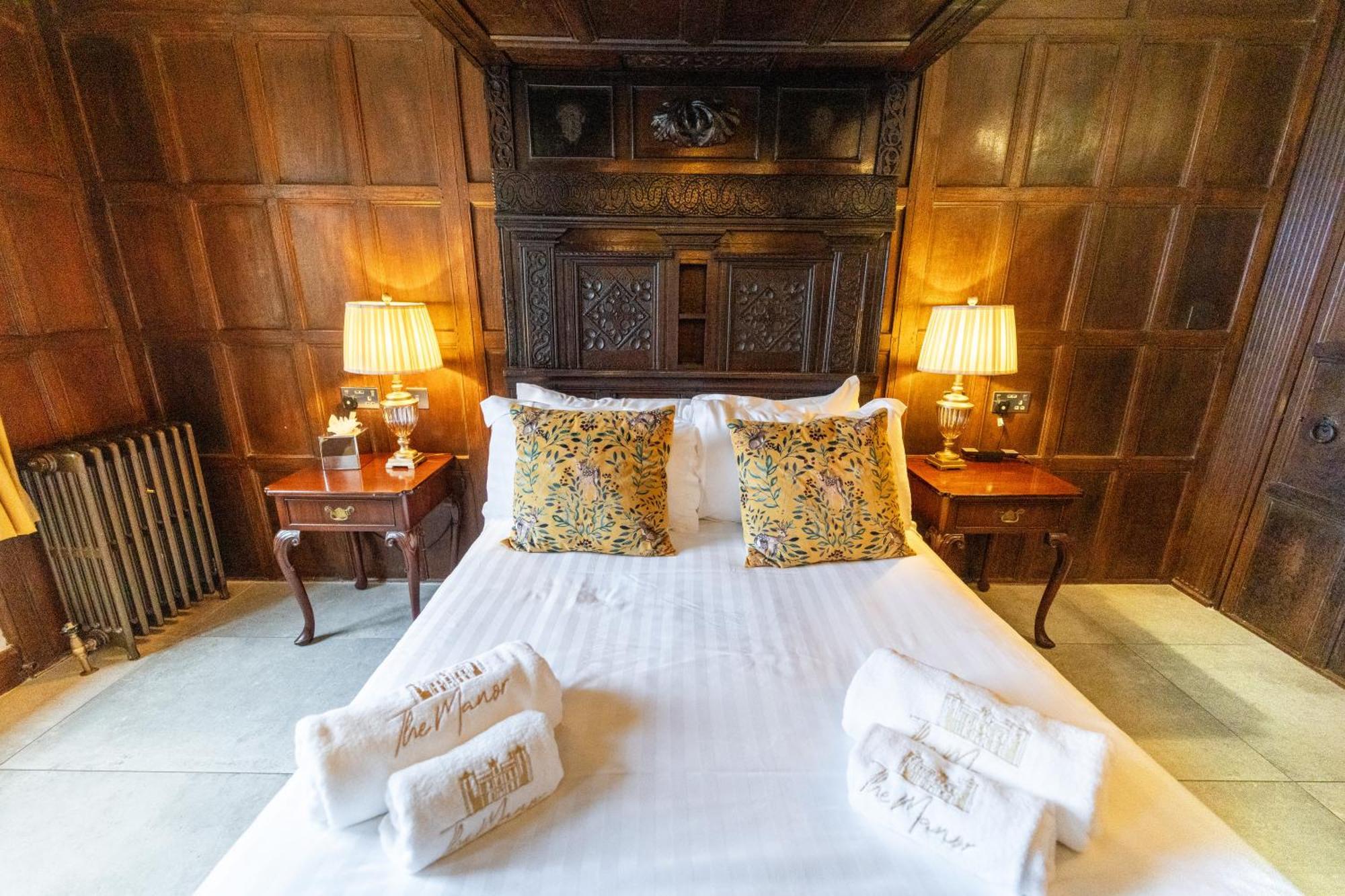 Weston Manor Hotel Kültér fotó