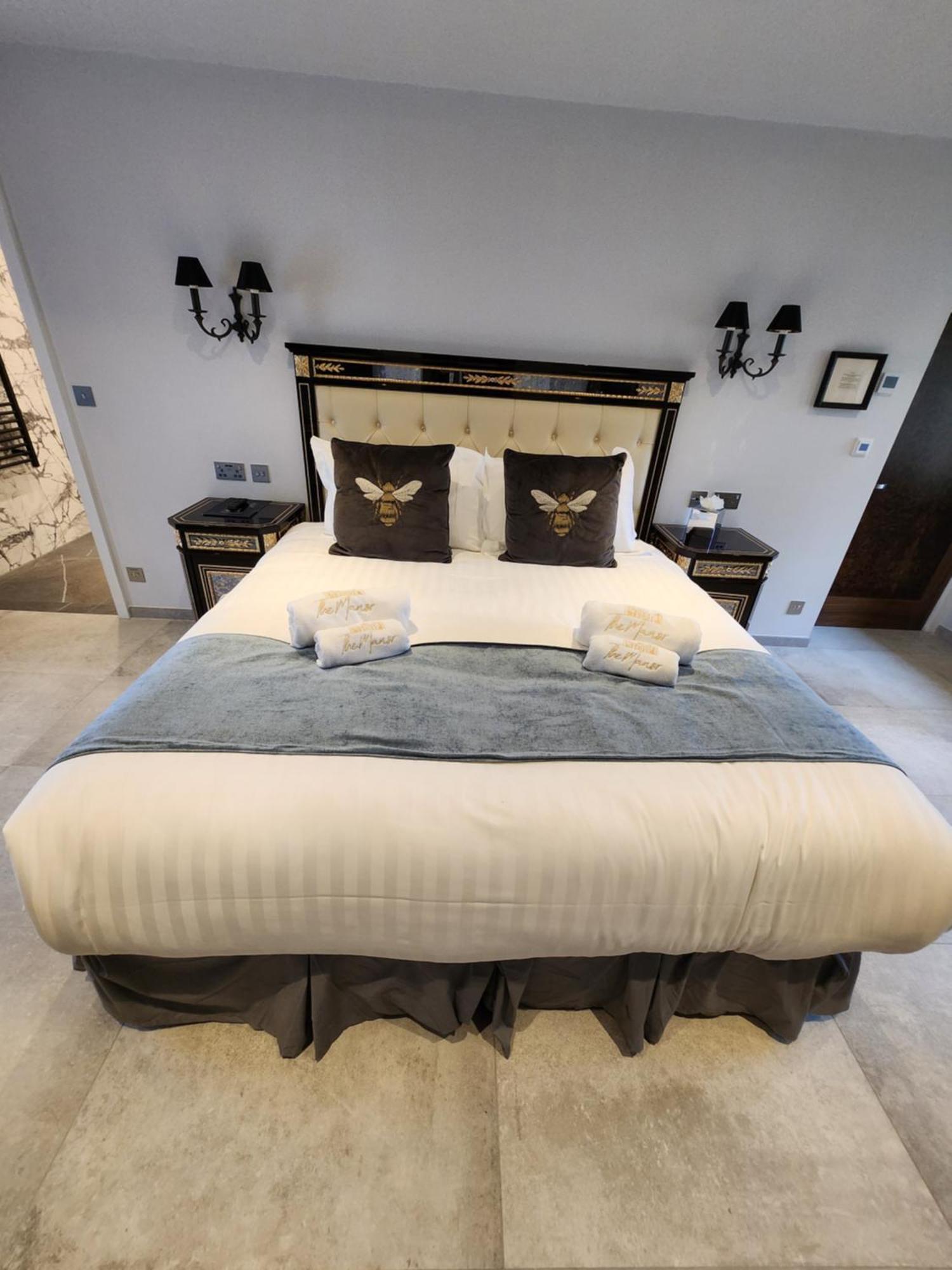 Weston Manor Hotel Kültér fotó