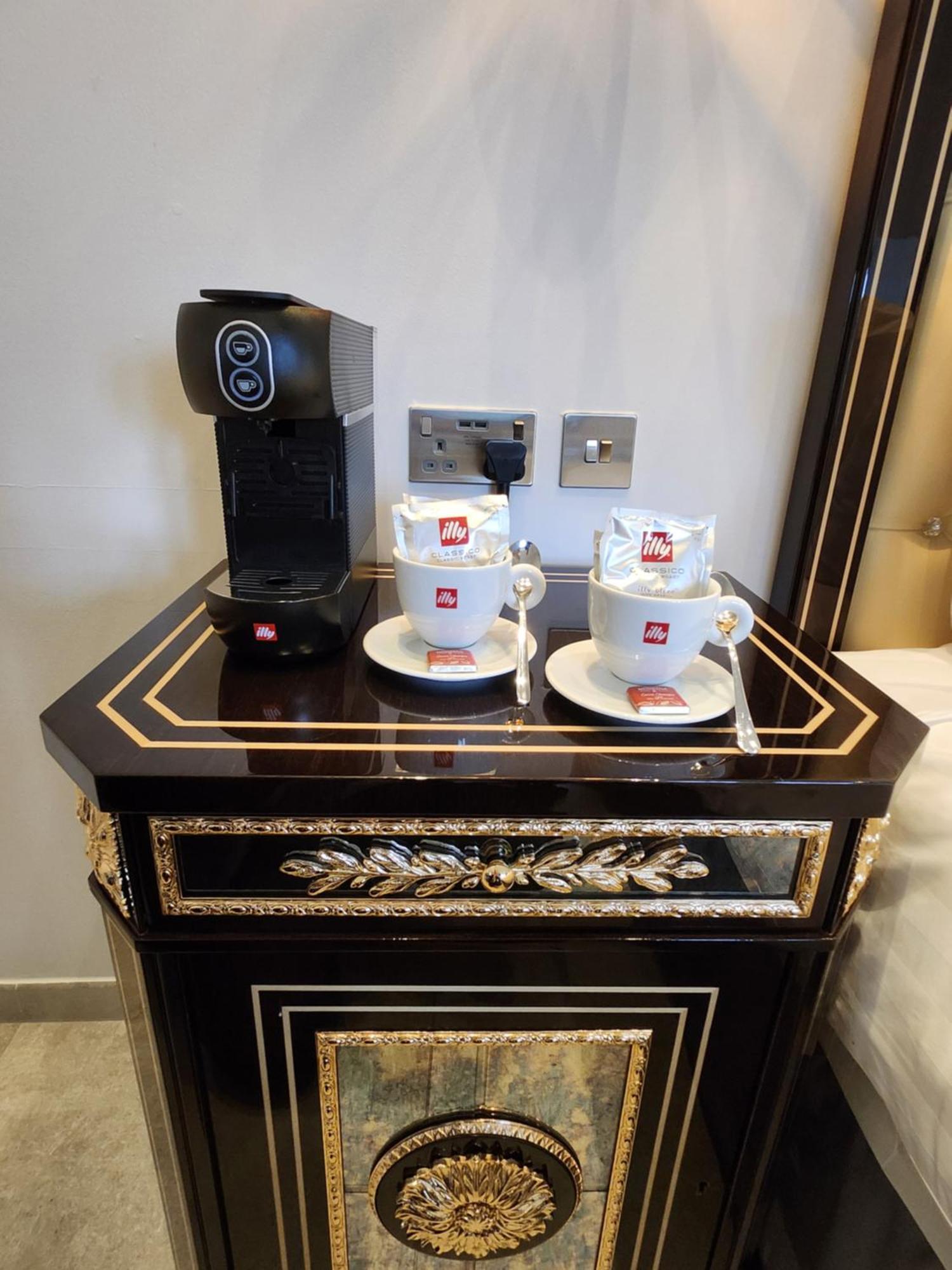 Weston Manor Hotel Kültér fotó